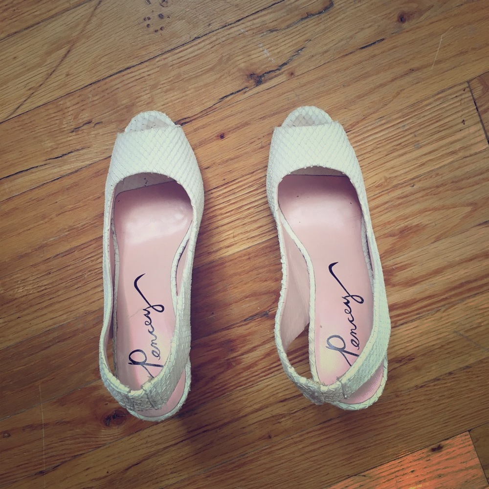 Pencey White Leather Snake Embossed Slingback